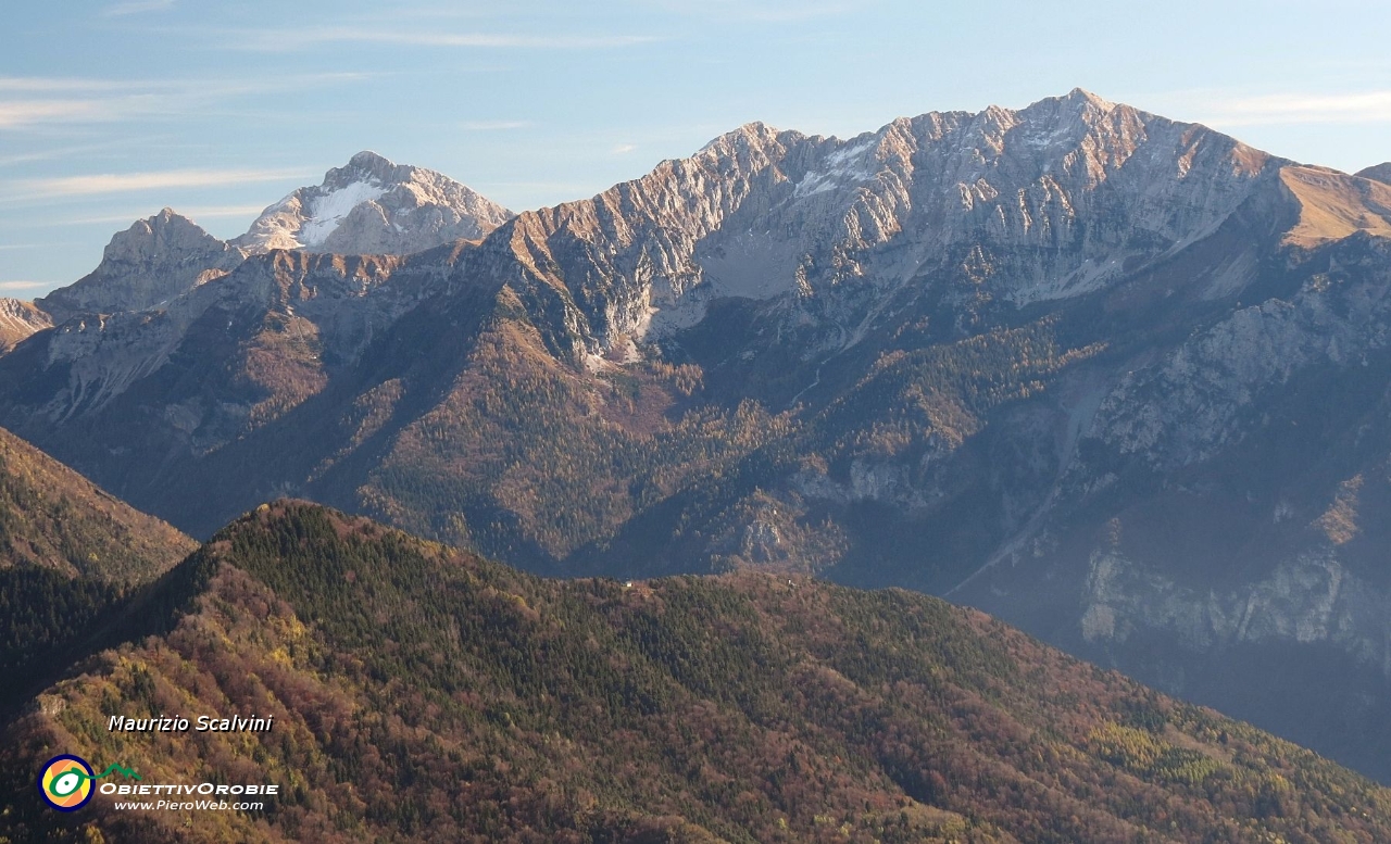 25 Dalla Corna Piana al Menna....JPG